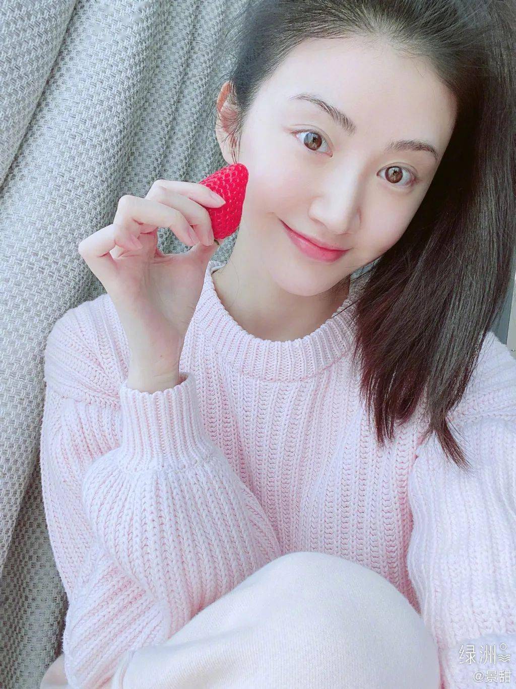 景甜最新眉毛下的日常风采