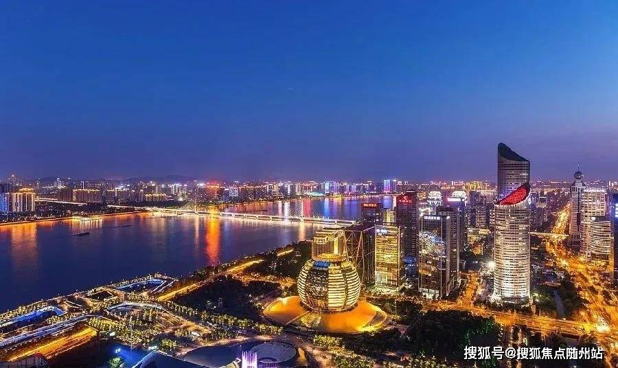 2024新澳正版资料最新更新,反省全面解答_硬件版20.598