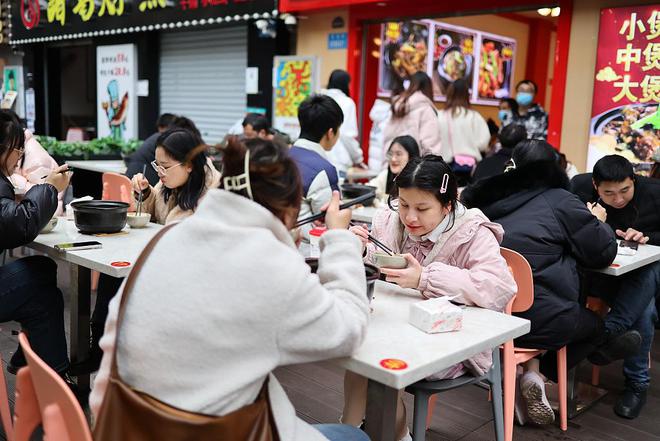 科技重塑餐饮新体验，餐饮业复苏的最新动态分析