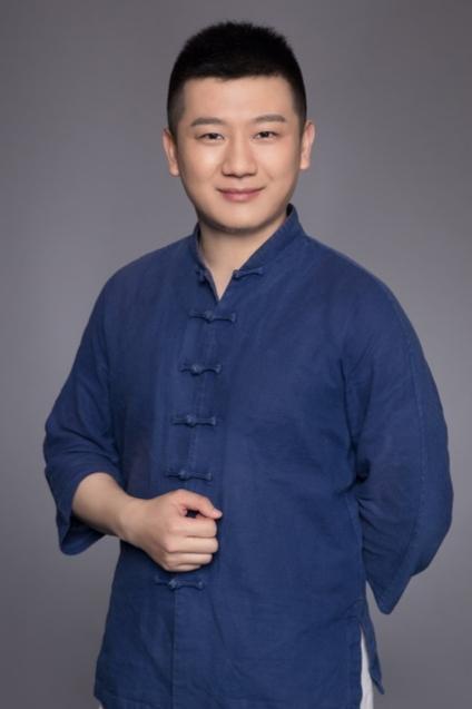 相声演员李寅飞，学习相声表演技能的全攻略