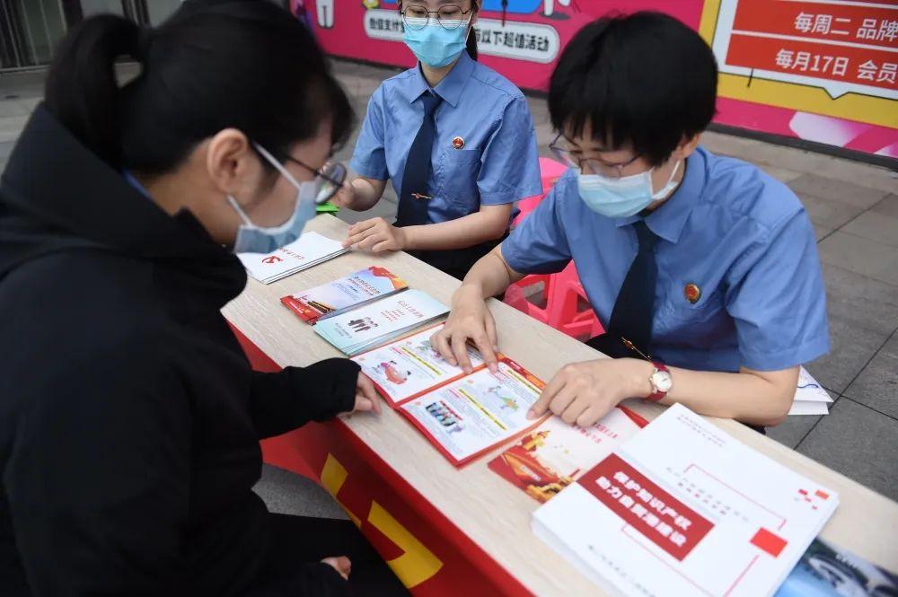 最新民法典解读，家庭温馨故事背后的法律支撑