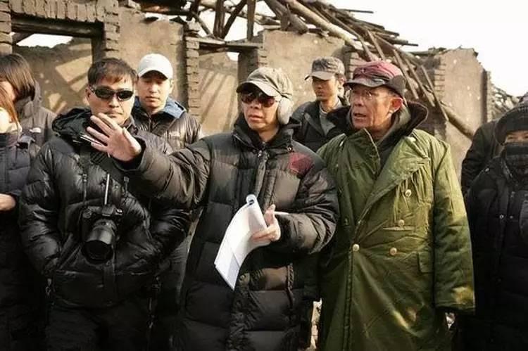 演员汤嬿，舞台到荧屏的自信蜕变与成就之路