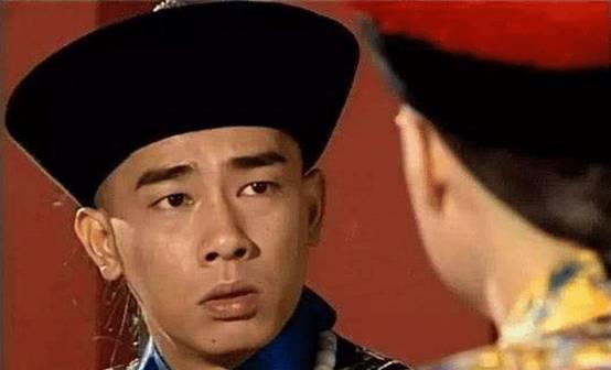 演过太监的老演员与科技新星——智能生活体验的新篇章